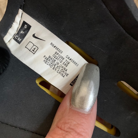 Nike Soccer Pads - Picture 4 of 5